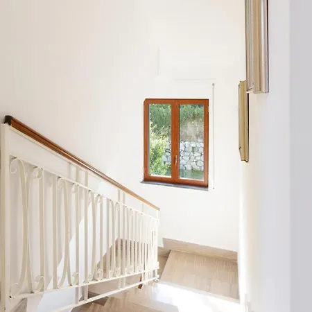 Villa In Sorrento With Private Pool And Beach Sorrento