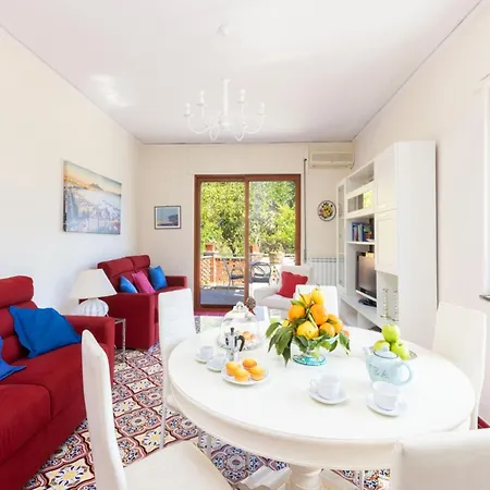 Villa In Sorrento With Private Pool And Beach Sorrento