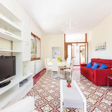 Villa In Sorrento With Private Pool And Beach *