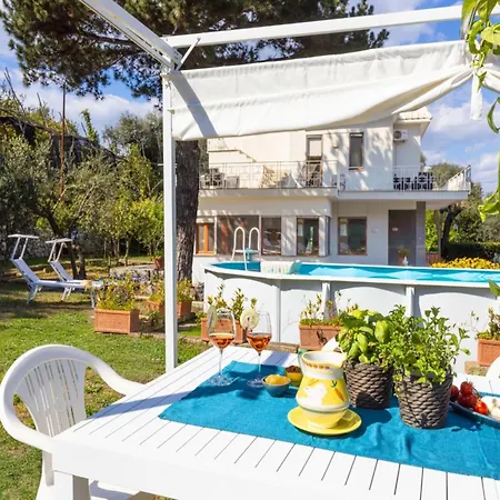 Villa In Sorrento With Private Pool And Beach