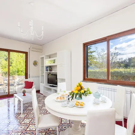 Villa Villa In Sorrento With Private Pool And Beach *