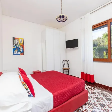 Villa In Sorrento With Private Pool And Beach