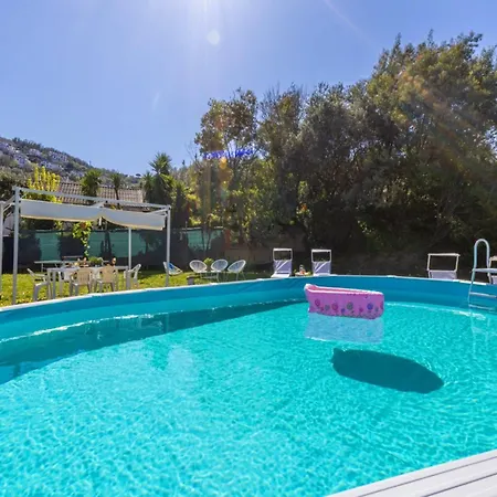 Villa In Sorrento With Private Pool And Beach